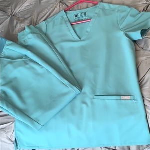 Figs jogger scrub set!